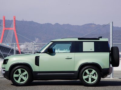 LAND ROVER DEFENDER - 9