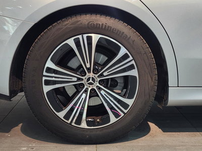 MERCEDES-BENZ E-CLASS - 6