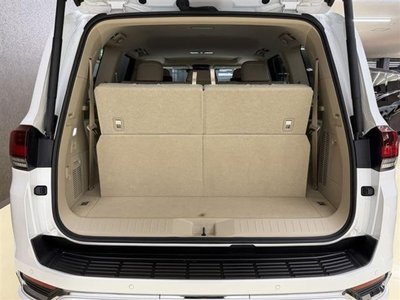 TOYOTA LAND CRUISER 300 - 9