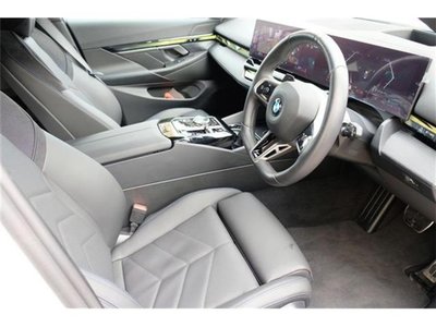 BMW 5 SERIES TOURING - 10