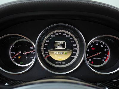 MERCEDES-BENZ CLS - 8