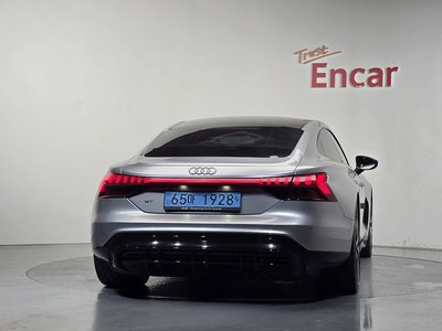 صورة 4 لـ 2021 AUDI E-TRON GT