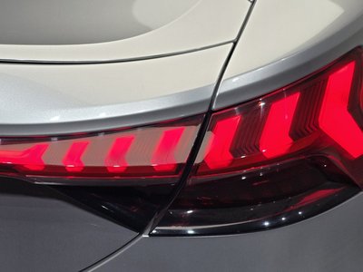 صورة 10 لـ 2021 AUDI E-TRON GT