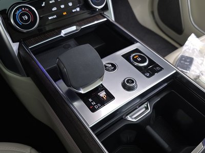 2022 LAND Rover RANGE ROVER photo 9