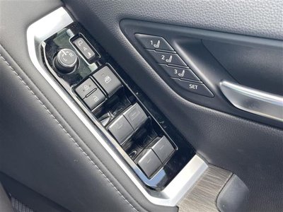 صورة مصغرة 35 لـ 2023 Toyota LAND CRUISER 300