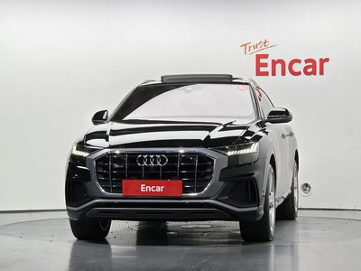 2022 AUDI Q8 照片 2