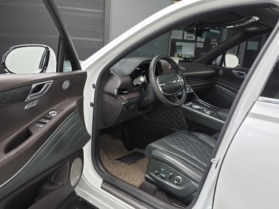 صورة 10 لـ 2022 Genesis GV80