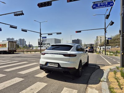 PORSCHE CAYENNE - 4