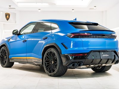 LAMBORGHINI URUS - 9