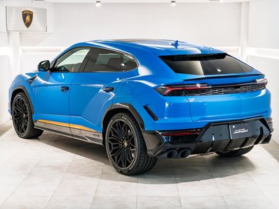 LAMBORGHINI URUS - 8