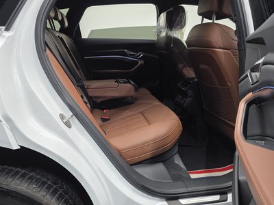 2022 AUDI E-TRON — миниатюра 12