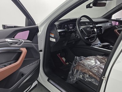 صورة 10 لـ 2022 AUDI E-TRON