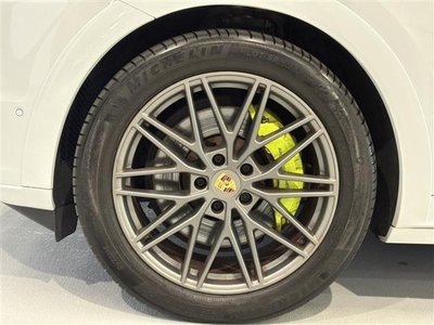 2024 Porsche CAYENNE thumbnail 14