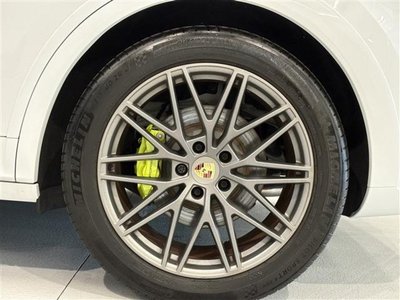 2024 Porsche CAYENNE thumbnail 15