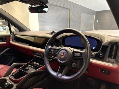 2024 Porsche CAYENNE thumbnail 16