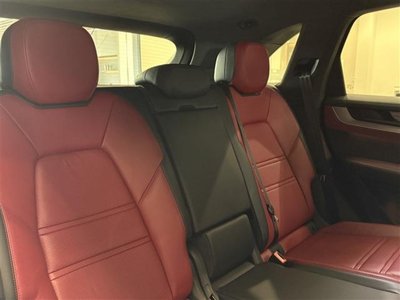 2024 Porsche CAYENNE thumbnail 29