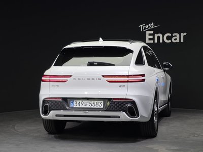 صورة 4 لـ 2022 Genesis GV70