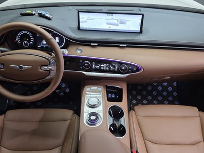 صورة 5 لـ 2022 Genesis GV70