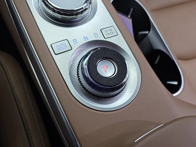 صورة 9 لـ 2022 Genesis GV70