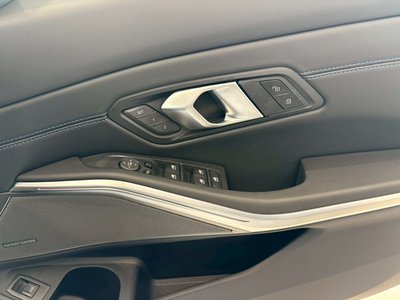 2025 BMW 3 SERIES 照片 8