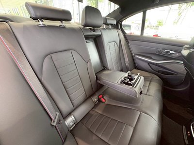 صورة مصغرة 18 لـ 2025 BMW 3 SERIES
