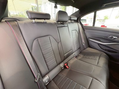 صورة مصغرة 17 لـ 2025 BMW 3 SERIES