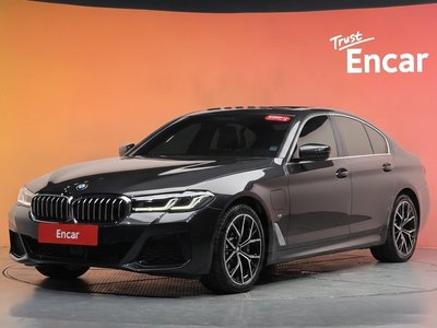 2021 BMW 5 SERIES 照片 1
