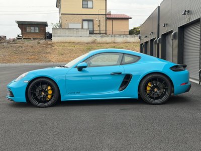 PORSCHE 718 - 8