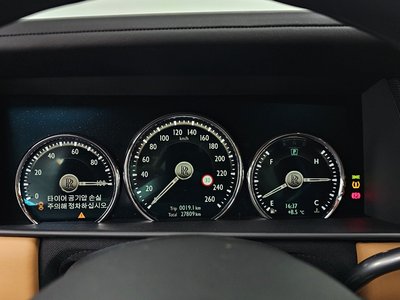 ROLLS-ROYCE CULLINAN - 8