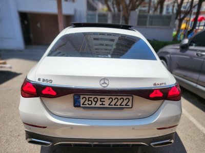 MERCEDES-BENZ E-CLASS - 2