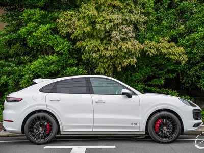 PORSCHE CAYENNE - 9