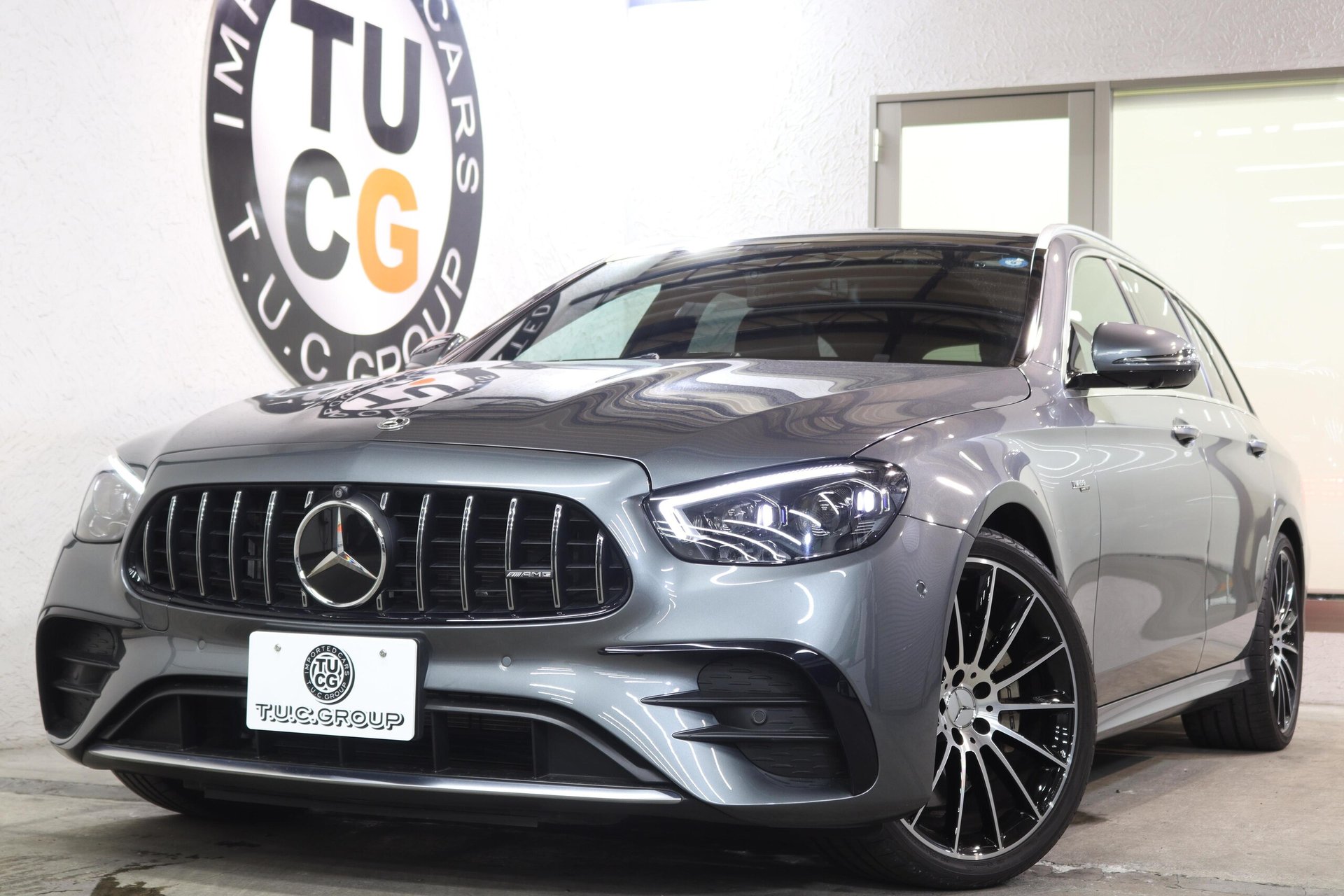 MERCEDES-BENZ E-CLASS AMG - View 1