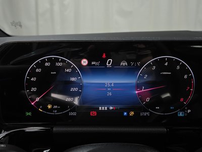 MERCEDES-BENZ GLA - 8