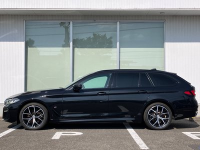 2022 BMW 5 SERIES TOURING photo 4