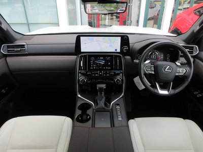 LEXUS LX - 2