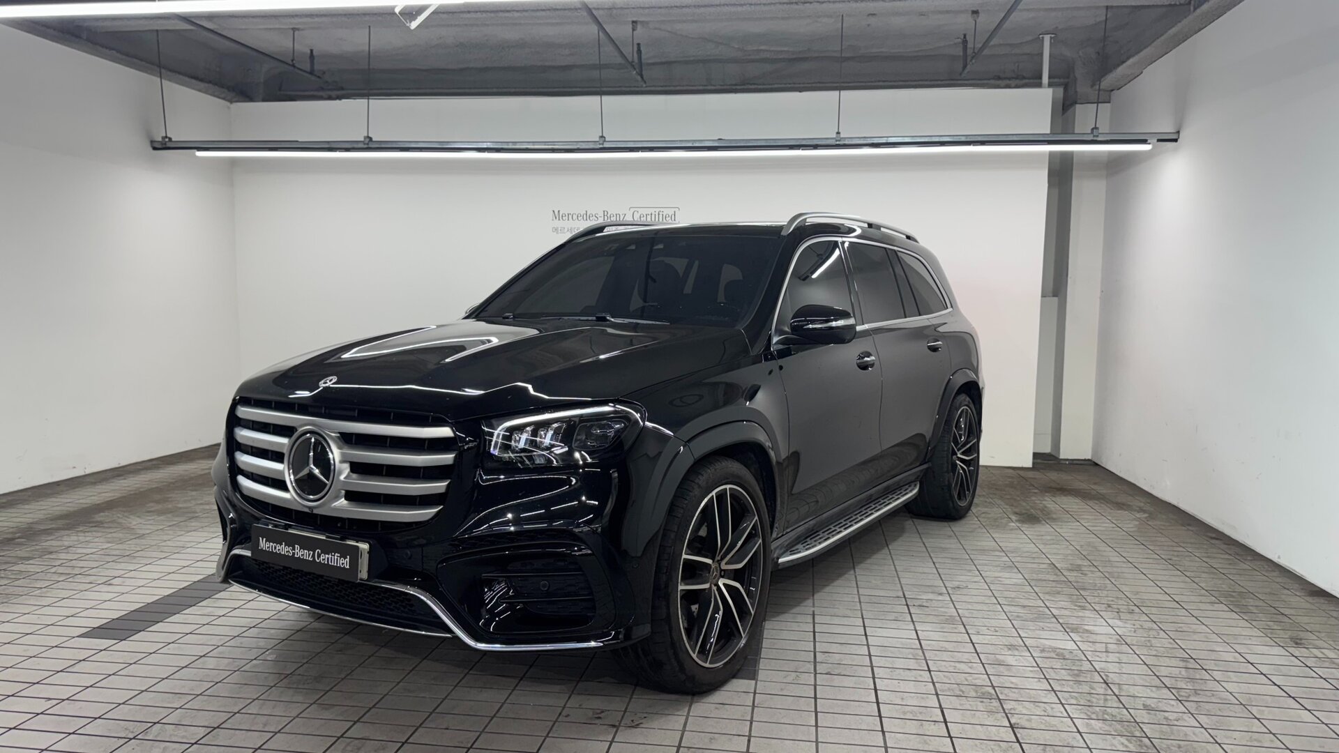 MERCEDES-BENZ GLS - View 1