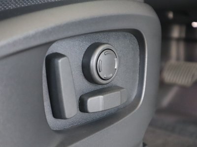 2025 LAND Rover DEFENDER thumbnail 56