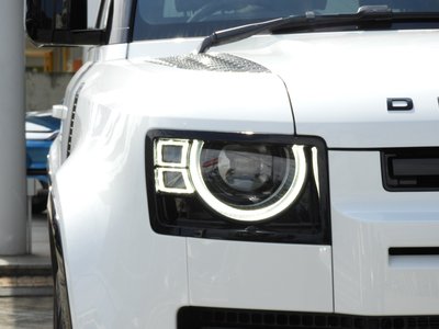 2025 LAND Rover DEFENDER thumbnail 13
