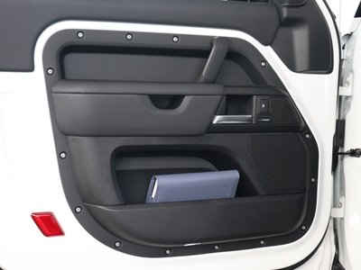 2025 LAND Rover DEFENDER thumbnail 32