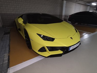 2020 Lamborghini HURACAN photo 2