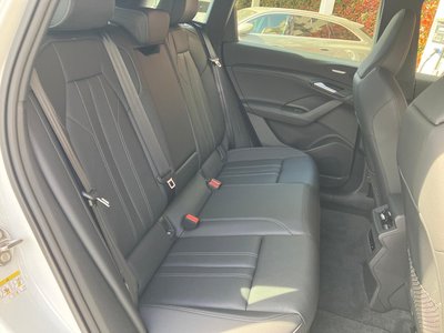 صورة 15 لـ 2025 AUDI Q6 E-TRON