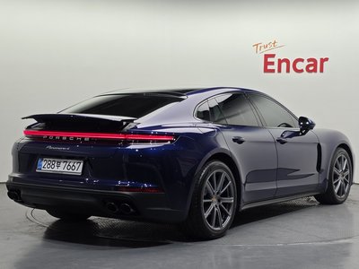 PORSCHE PANAMERA - 4