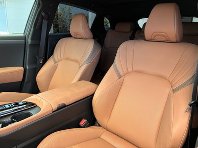 صورة 8 لـ 2025 Toyota CROWN SPORT