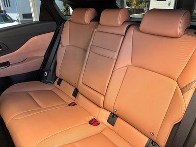 صورة 9 لـ 2025 Toyota CROWN SPORT