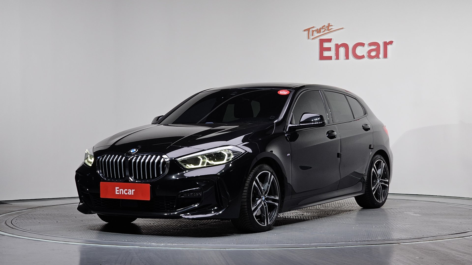 BMW 1 SERIES - View 1