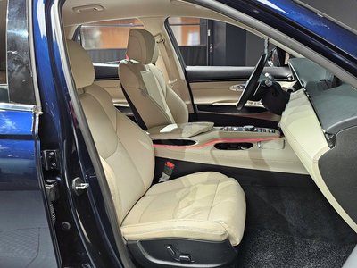 صورة 10 لـ 2021 Genesis GV70