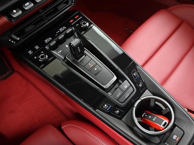 صورة 9 لـ 2024 Porsche 911