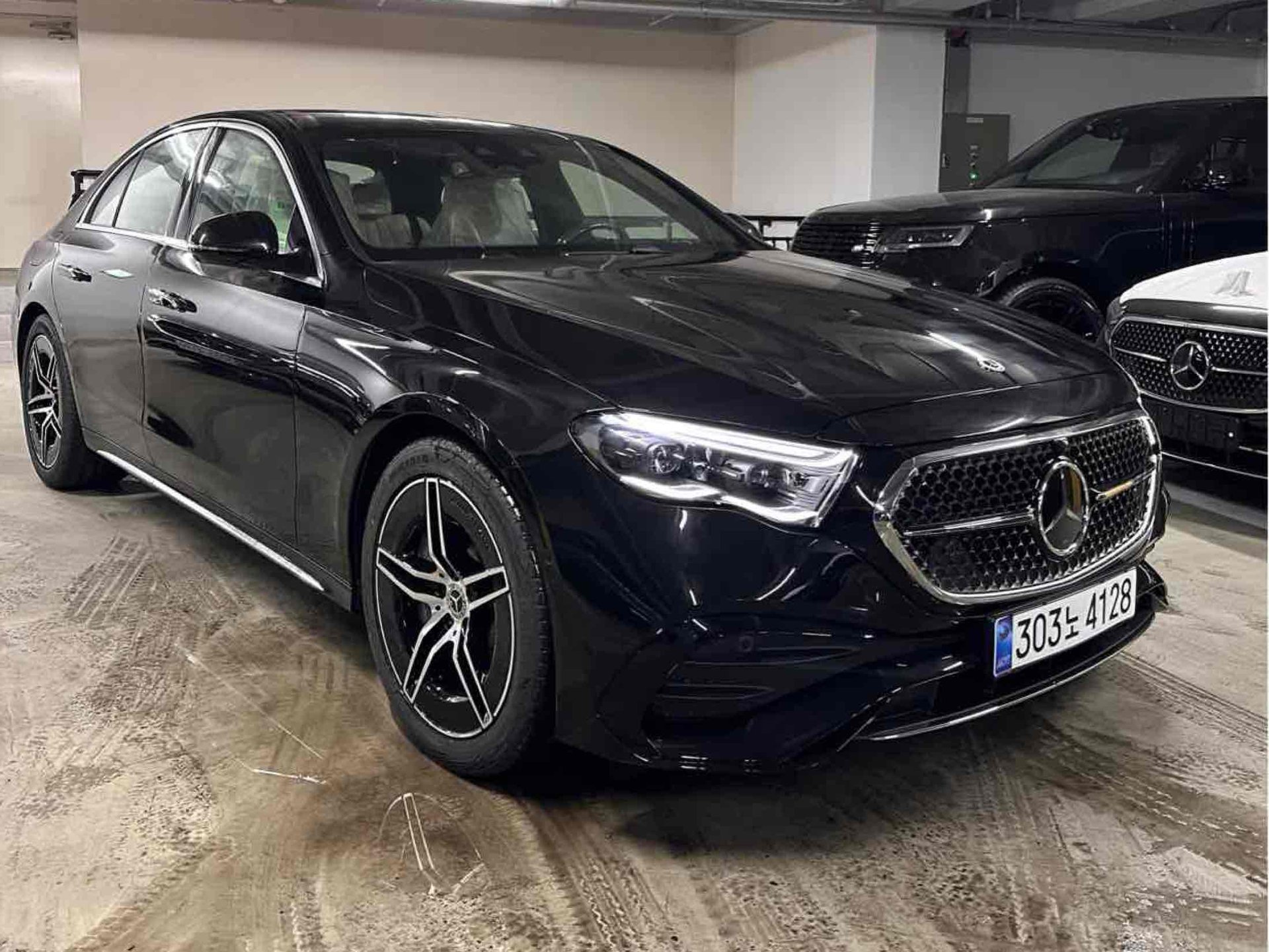 MERCEDES-BENZ E-CLASS - View 1