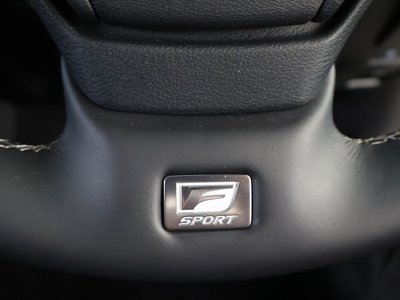 صورة مصغرة 18 لـ 2023 Lexus ES