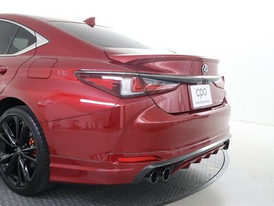 صورة مصغرة 36 لـ 2023 Lexus ES